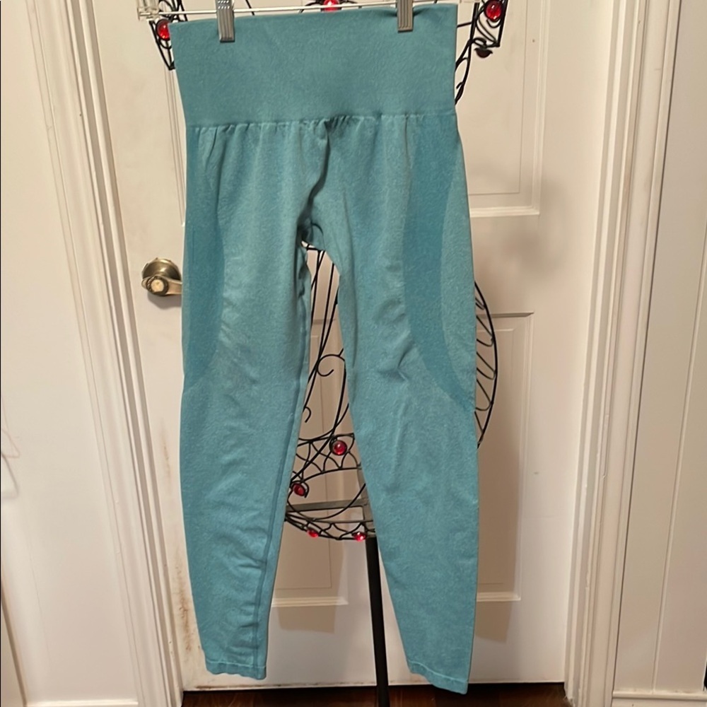 🏃‍♀️🏃‍♀️🏃‍♀️3 for 12$🏃‍♀️🏃‍♀️🏃‍♀️Ladies Athletic Pants—Size Medium